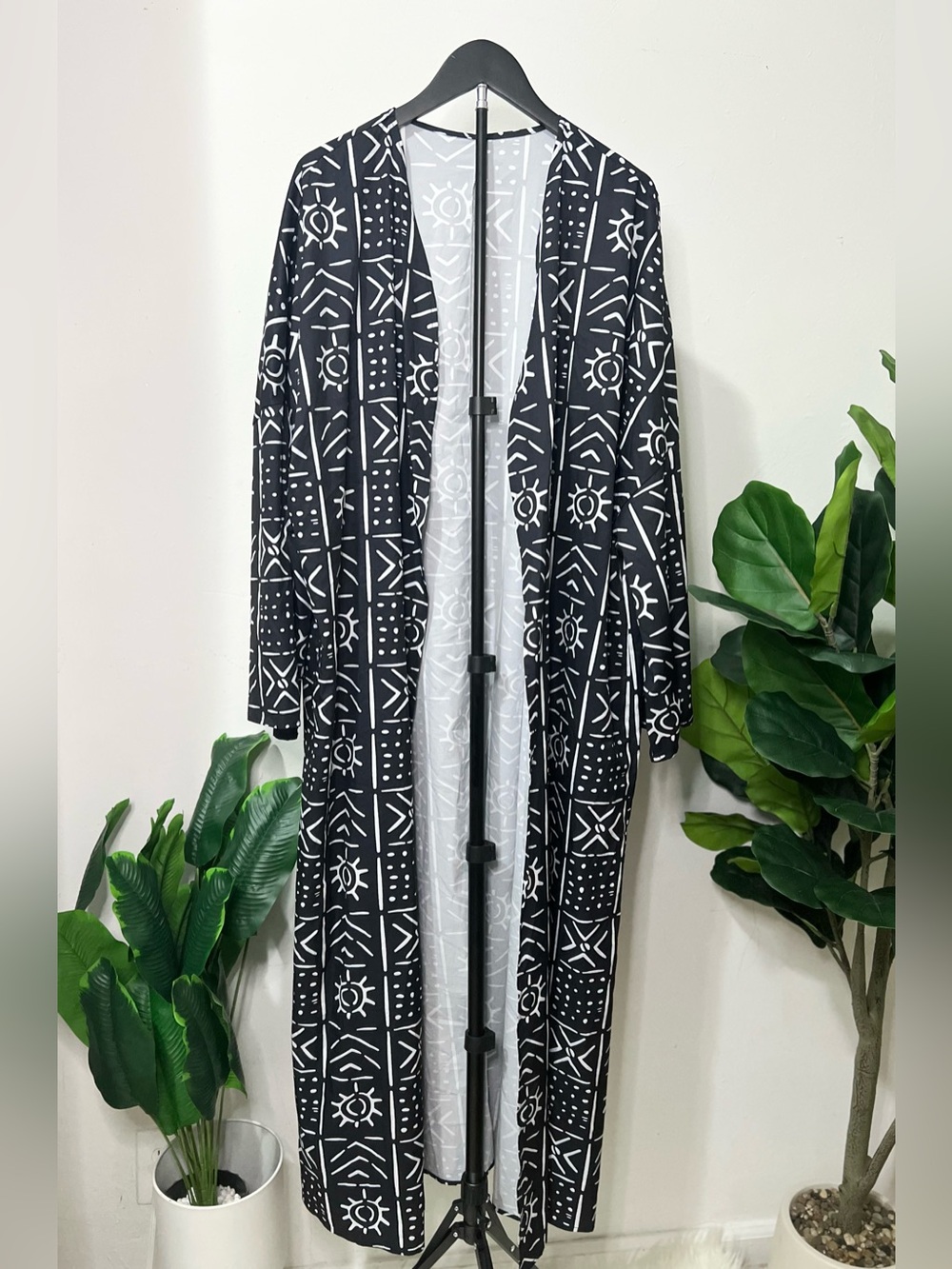 Black & White Geometric Long Cardigan